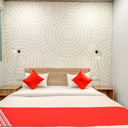 Hotel O Jps Grand Hotel Nuova Delhi Esterno foto