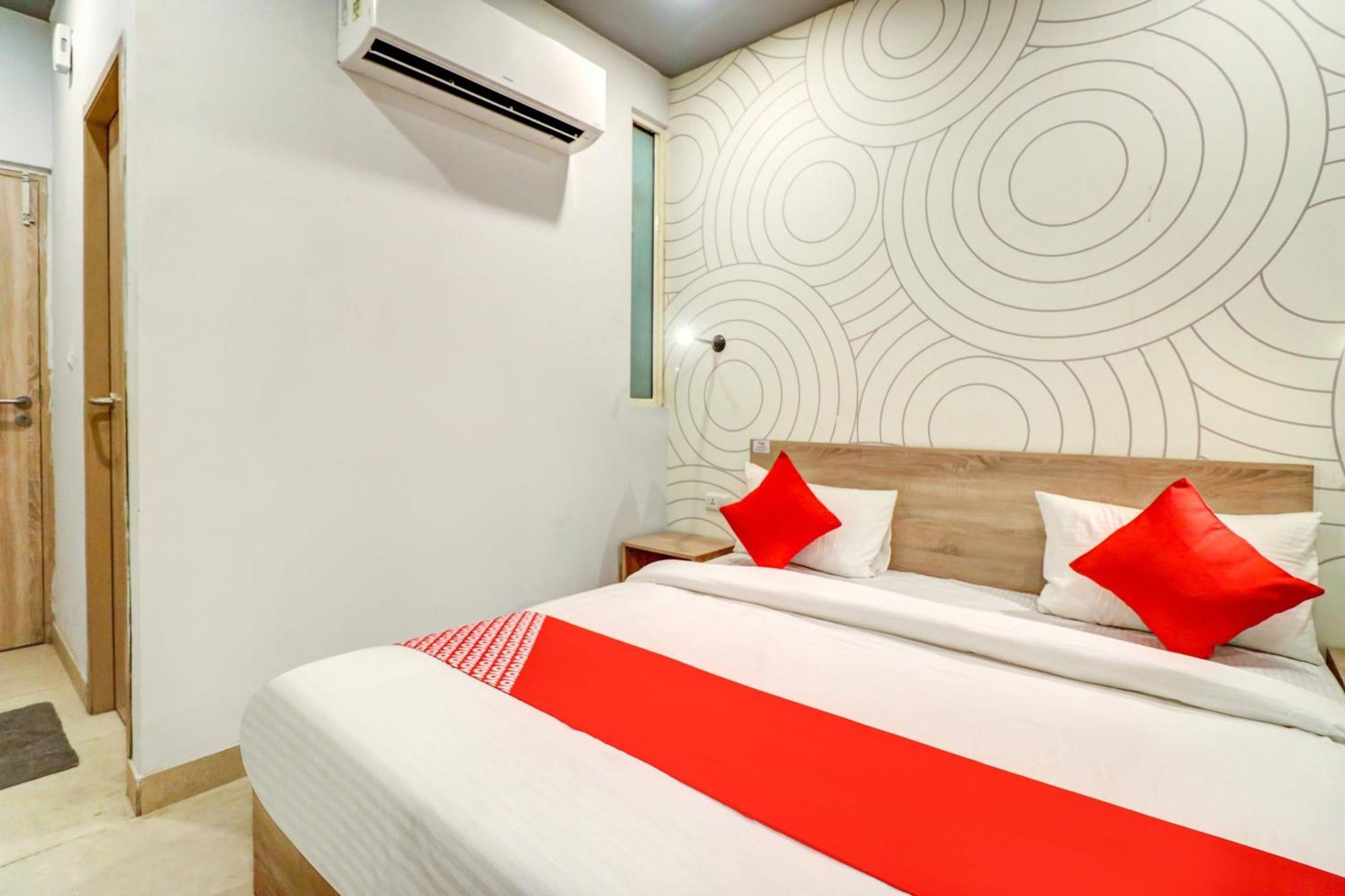 Hotel O Jps Grand Hotel Nuova Delhi Esterno foto