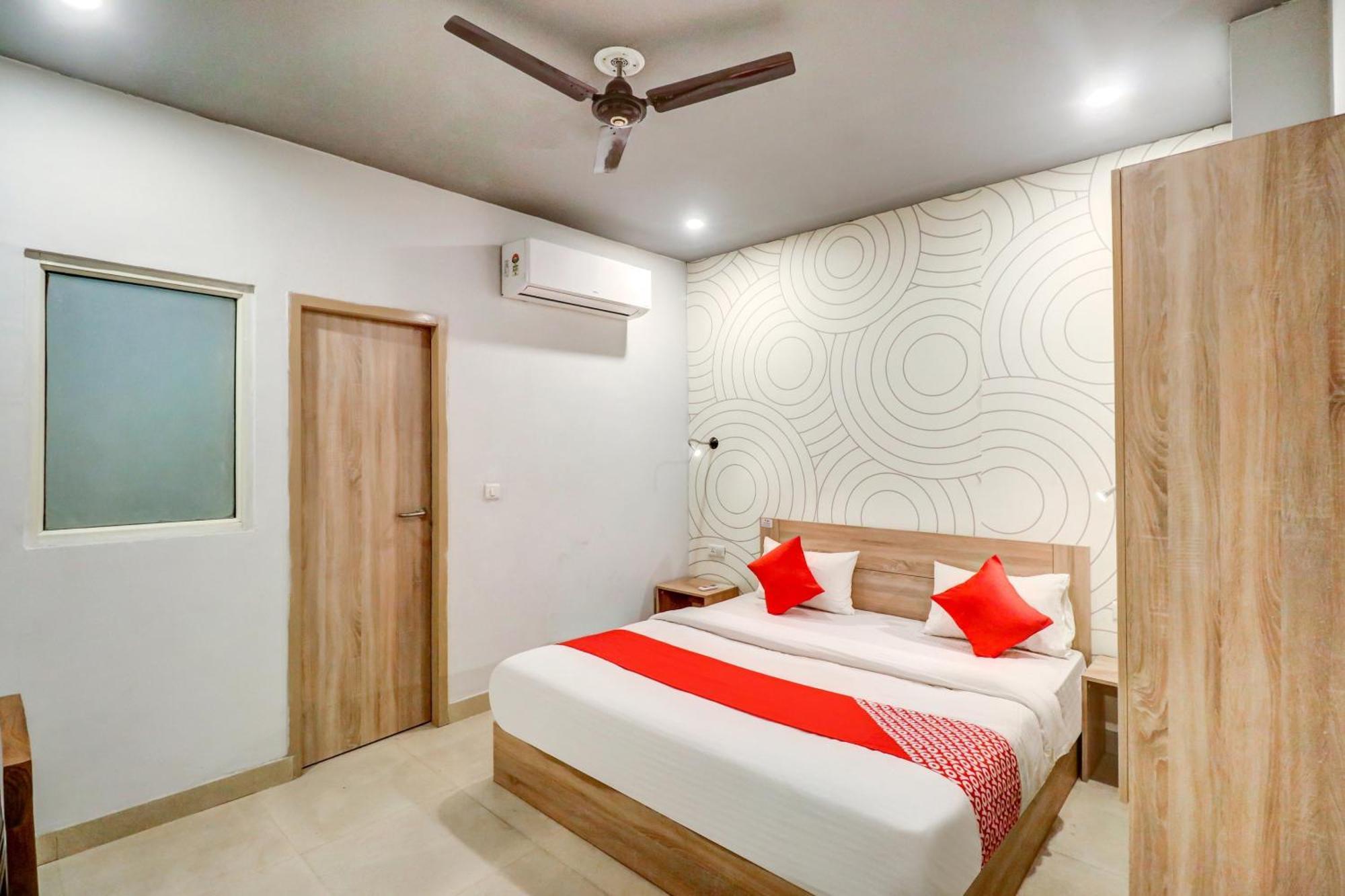Hotel O Jps Grand Hotel Nuova Delhi Esterno foto
