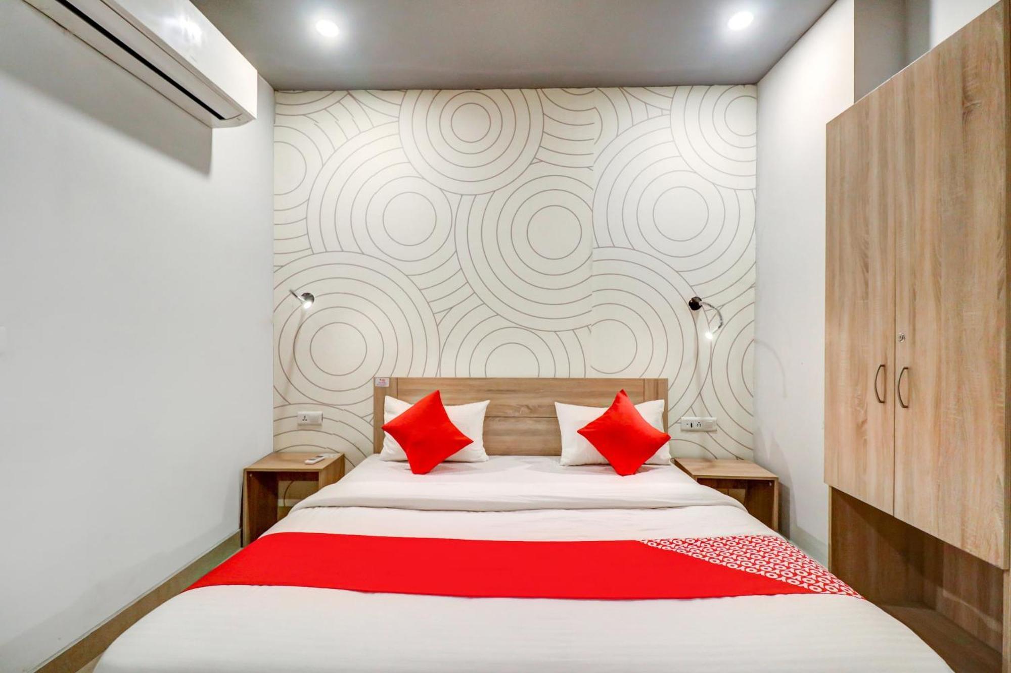Hotel O Jps Grand Hotel Nuova Delhi Esterno foto